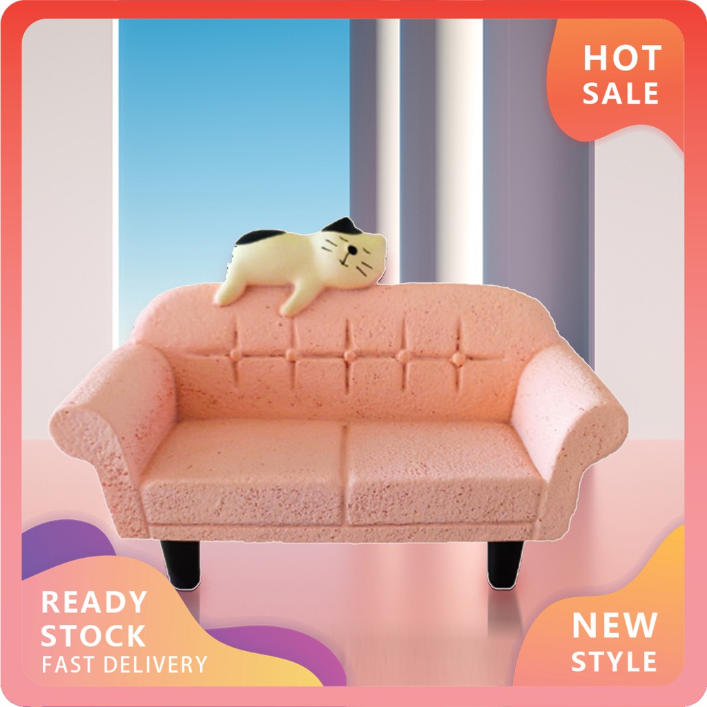Mô hình ghế sofa và chú mèo hoạt hình đáng yêu mini dành cho trang trí nhà búp bê