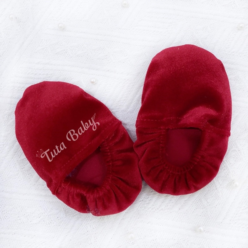 Bodysuit Cho Bé Gái Liền Thân Chất Nhung Mềm Đỏ Thẫm Dài Tay Kèm Mũ Và Bao Chân Sang Chảnh
