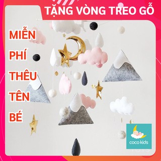 [TẶNG BẢNG TÊN BÉ & VÒNG TREO] Đồ chơi treo nôi cho bé kích thích thị giác CoCo Kids, có nhạc tự xoay TRĂNG NÚI VÀNG