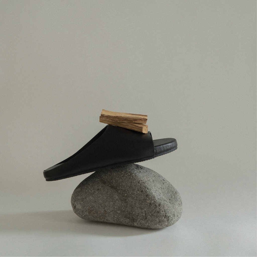 BAO Sandals Waa. - Dép Quai Ngang Bọc Da