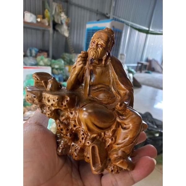 Tượng ông thần trà bằng gỗ bách xanh thơm nức kt cao 15×15×9cm