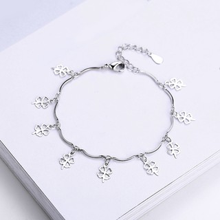 Lắc tay kiêm lắc chân cỏ bốn lá may mắn