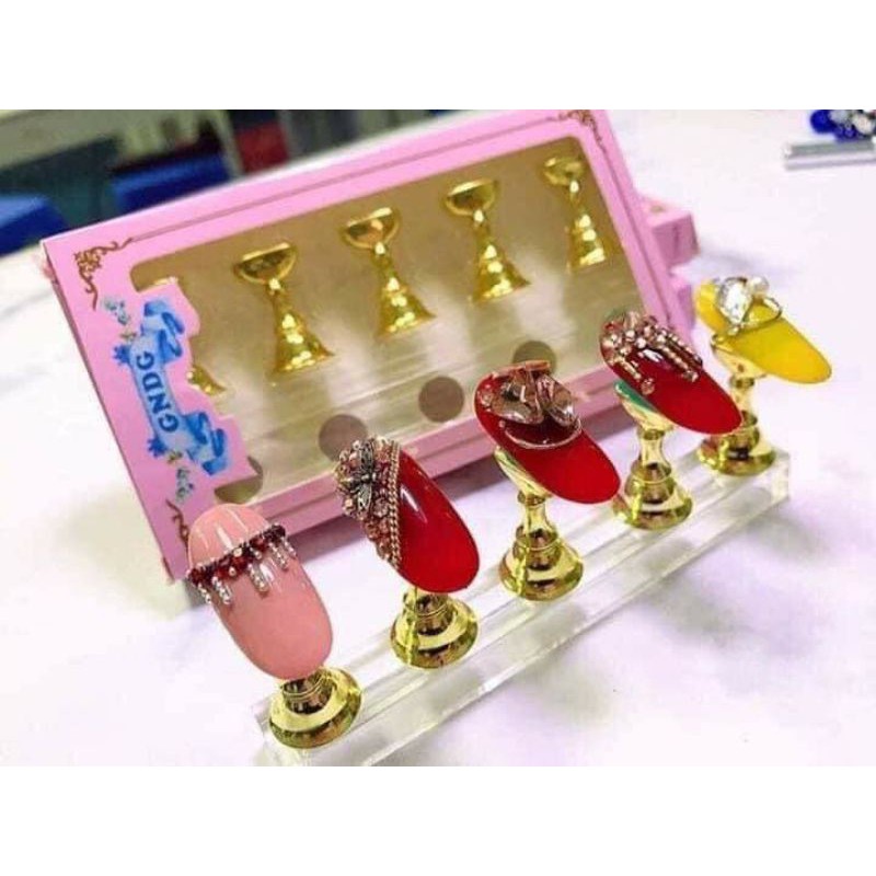 Chân đế tập sơn, gắn móng