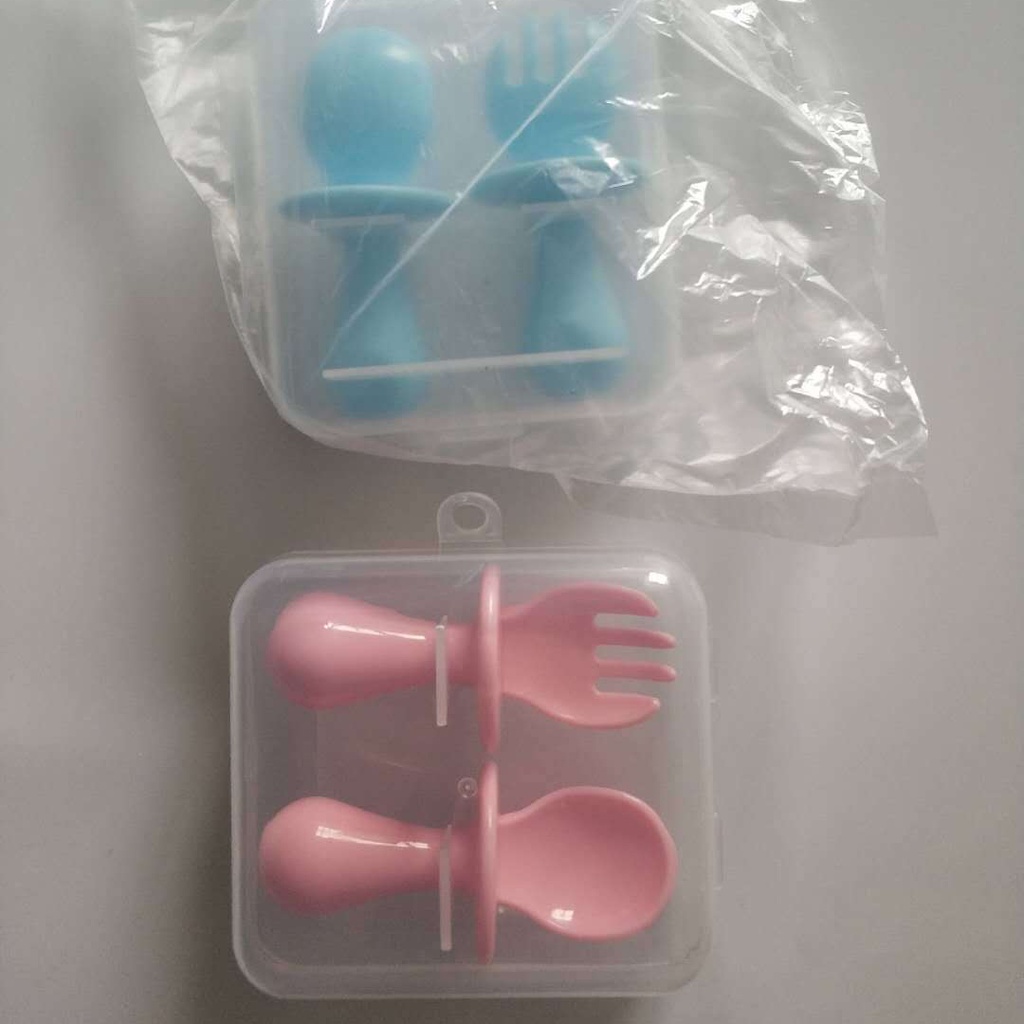 Bộ thìa dĩa cán ngắn mini chống hóc cho bé mới tập ăn dặm ( Có hộp đựng )
