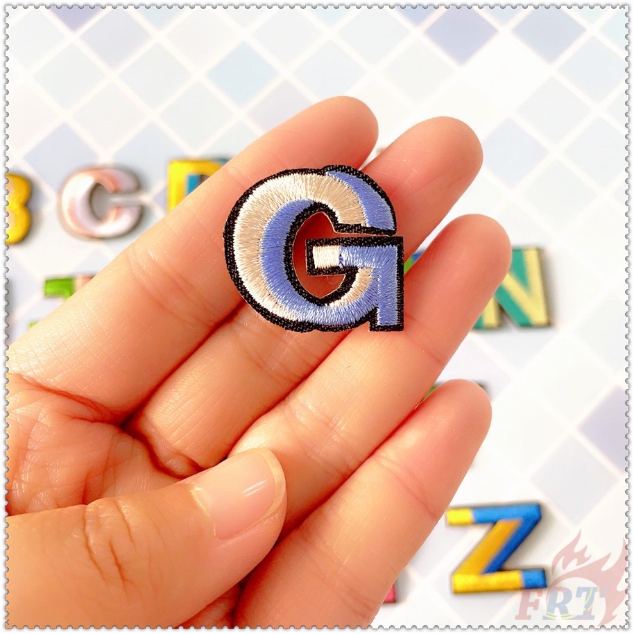 1 miếng dán ủi thêu hình chữ cái tiếng anh 3D nhiều màu sắc