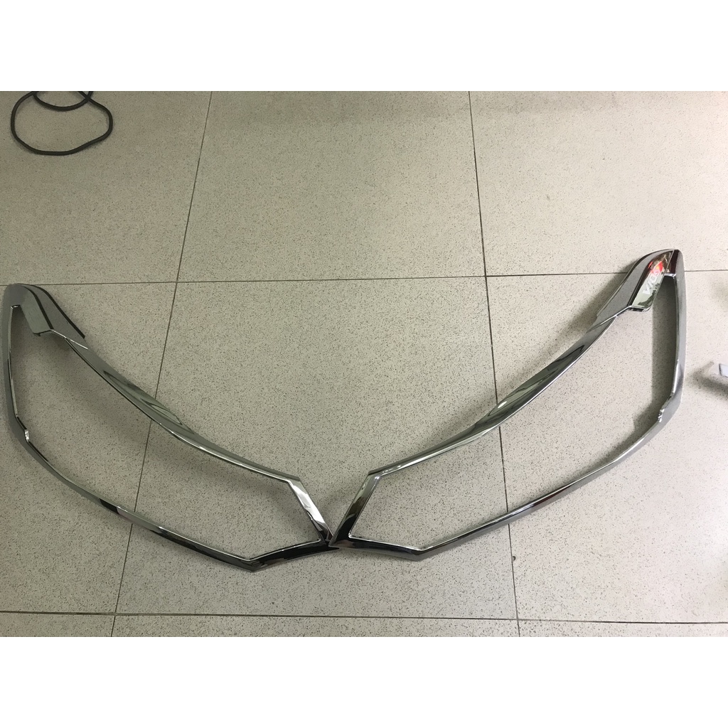 Bộ ốp viền pha và ốp viền đèn Hậu Vios dùng chung các form 2014-2017