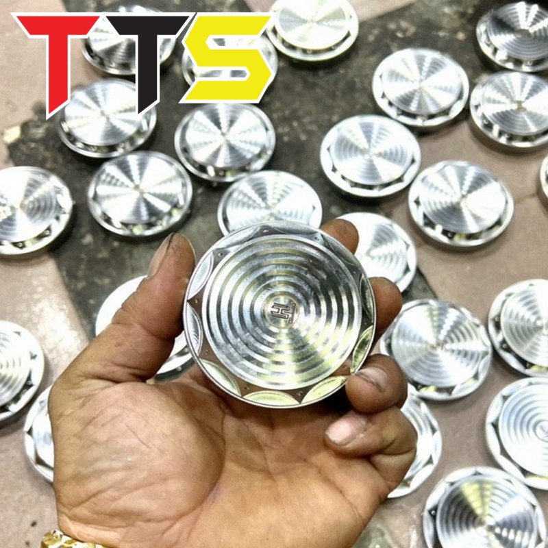 Ốp nắp bình xăng inox 304 nguyên khối mẫu Salaya thái xoắn V2 lắp cho xe Honda, Yamaha, Suzuki