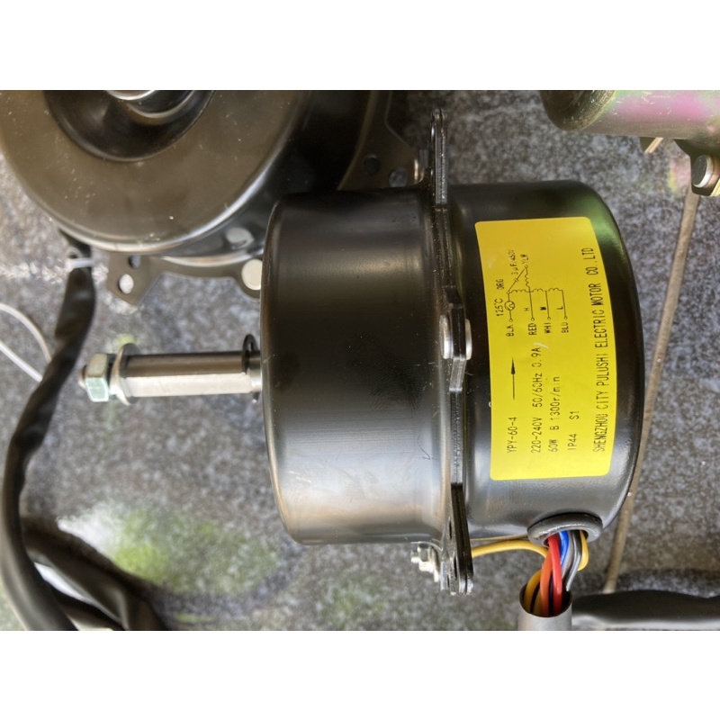 Mô tơ  quạt điều hoà trục 8mm ren thuận ngược