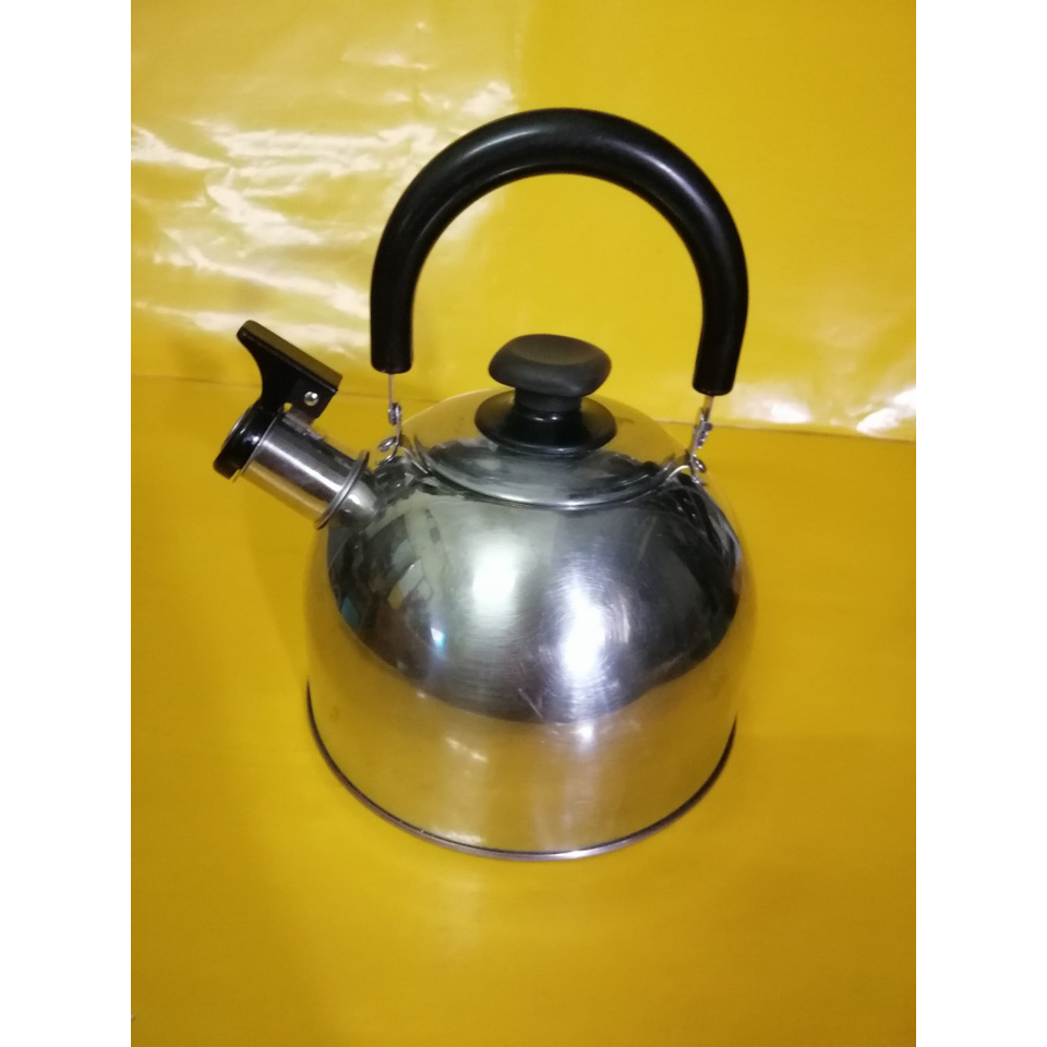 Ấm inox có còi hú nội địa Nhật (2L) (134), dùng được bếp từ