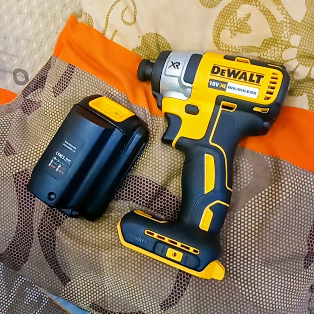 Nsv Bộ máy dewalt 887 bảo hành hãng 36 tháng tặng kèm pin 5ah và sạc nhận zin 2A