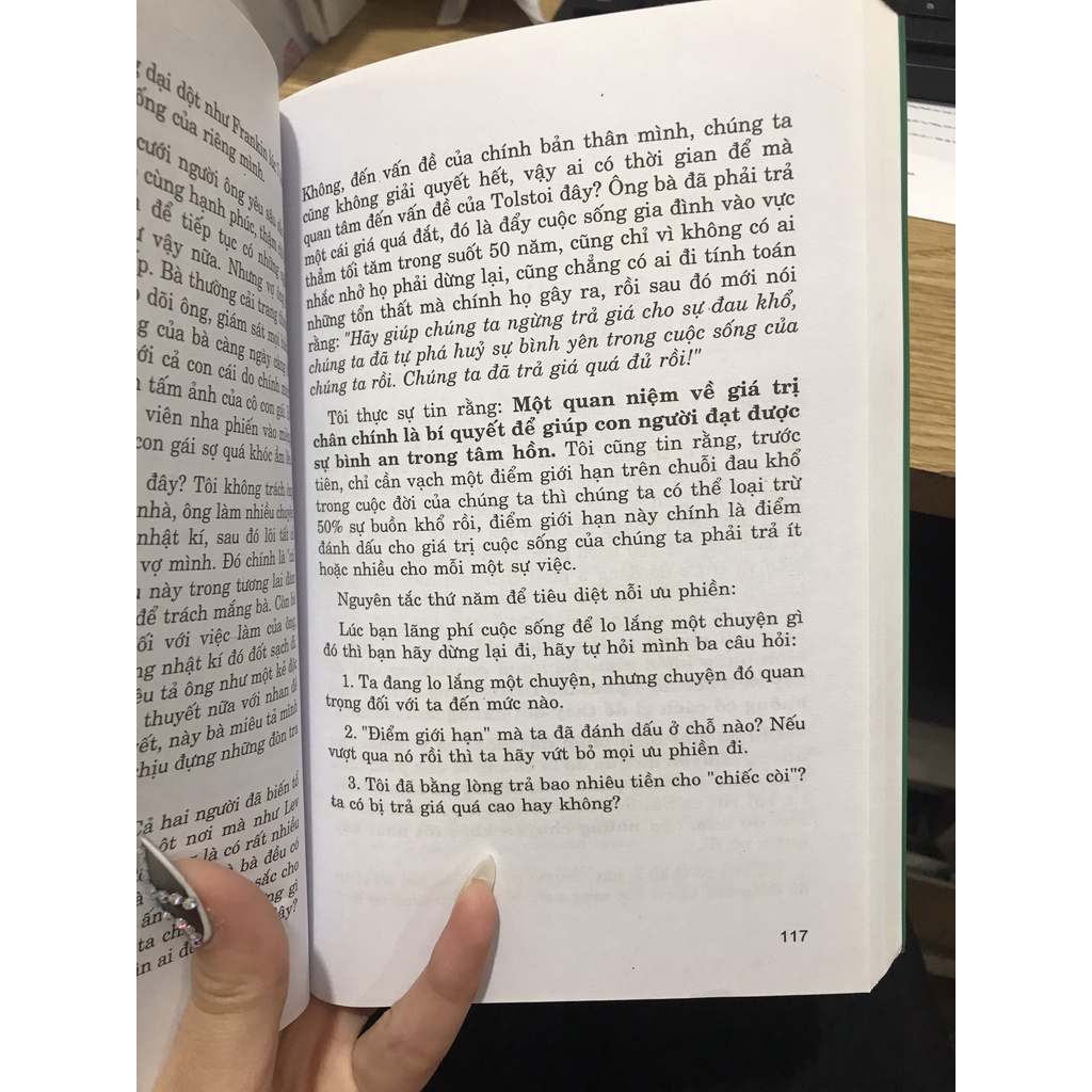 Sách - Bí Quyết Thành Công - Quẳng Gánh Lo Đi Mà Vui Sống ( Minh Lâm )