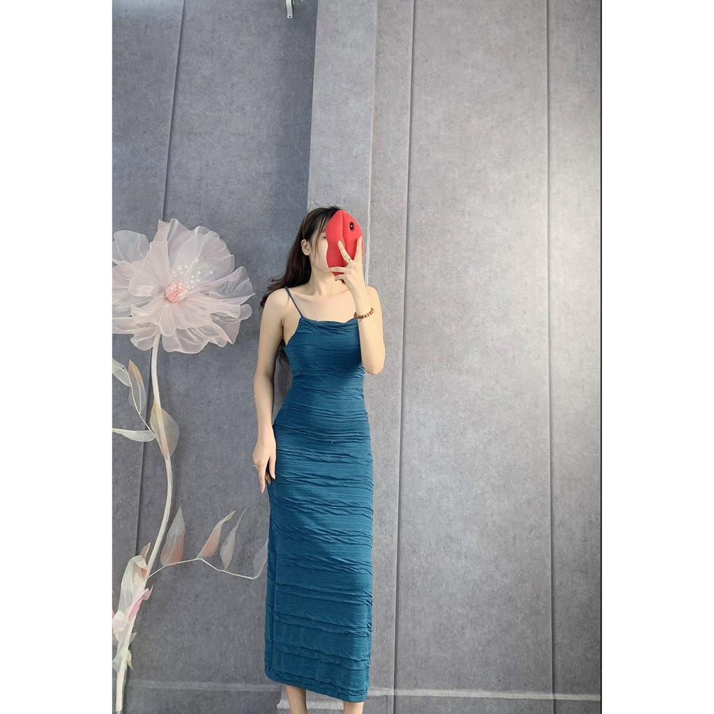 Đầm xốp vân ngang thiên vân 2 dây ôm body dáng dài trơn cực xinh , chất thun xốp dày dặn co giãn
