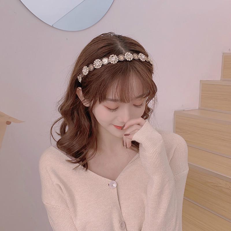 Cài tóc phong cách retro xinh xắn dành cho nữ