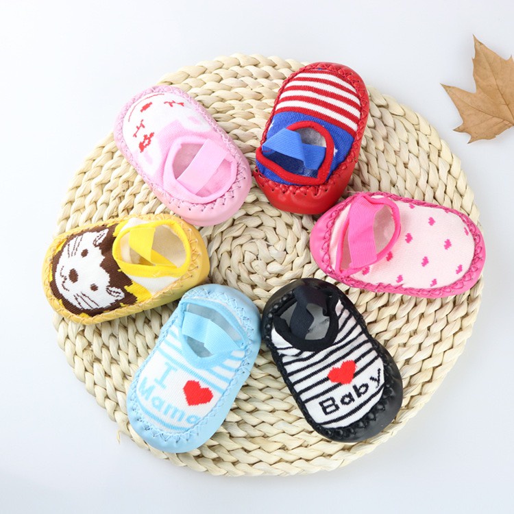 Giày, vớ tập đi có chống trượt cho bé