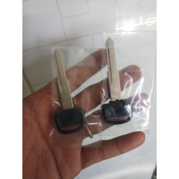 Cặp phôi chìa khoá xe HONDA Cub đời mới ( chìa dài , rảnh trái )