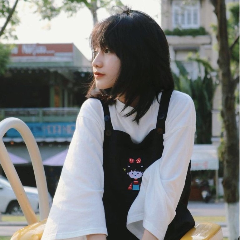 Váy Yếm Suông Thêu Hình Cô Bé Siêu Cute Đầm Yếm Nữ Dễ Thương LD019