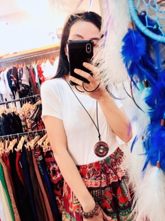 Áo thun trắng trơn lửng cổ tròn