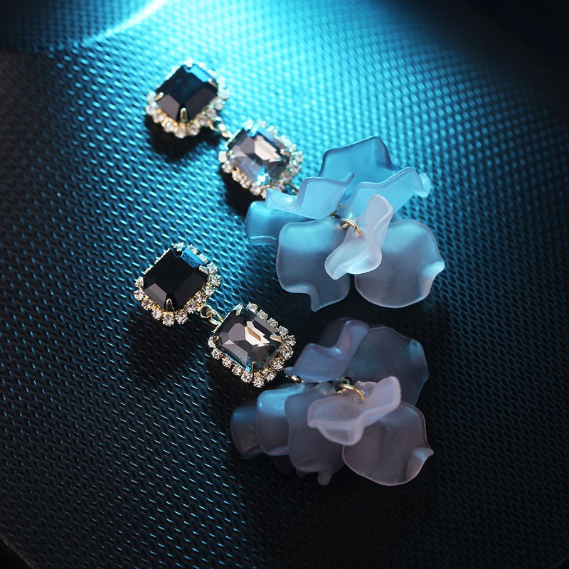 Bông Tai Mạ Bạc 925 Hình Cánh Hoa Hồng Đen Dáng Dài