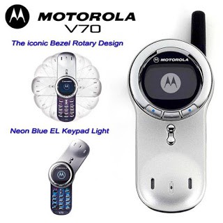 ĐIỆN THOẠI MOTOROLA V70 KIỂU DÁNG ĐỘC LẠ