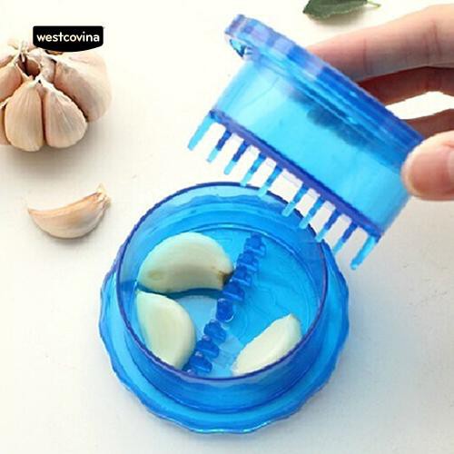 Dụng cụ nghiền tỏi nhỏ gọn tiện lợi