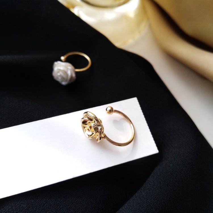 Khuyên tai kẹp vành một bên không bấm lỗ K225 bằng hợp kim mạ vàng hình bông hoa Leous Accessories