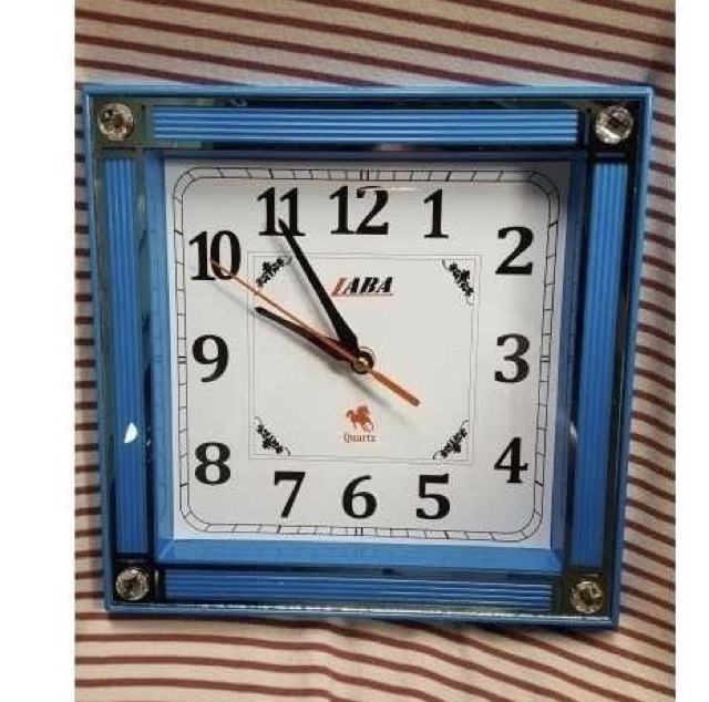 Đồng hồ treo tường Laba