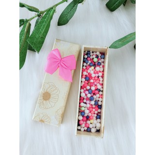 Hộp quà mini có hạt xốp, kích thước 12*3.5*3.5cm, giao ngẫu nhiên.