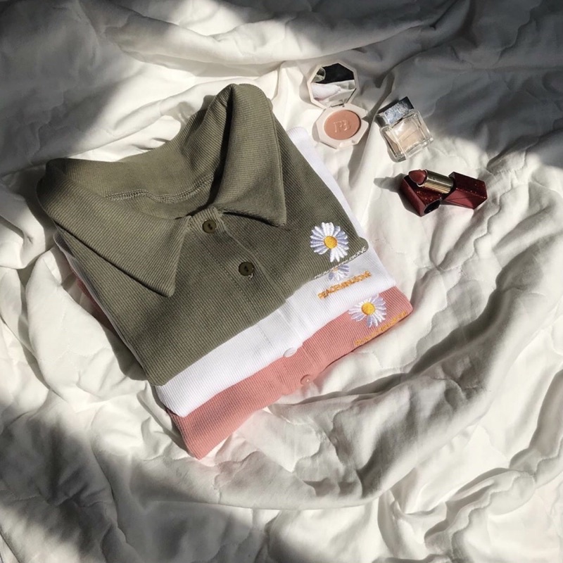 Áo croptop nữ hoa cúc daisy cổ polo tay ngắn