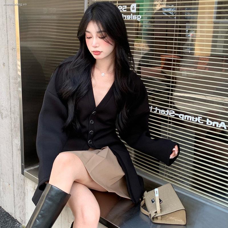 Áo khoác cardigan cổ chữ v / Chân váy xếp ly kiểu Pháp mùa xuân thu duyên dáng cho nữ 2021