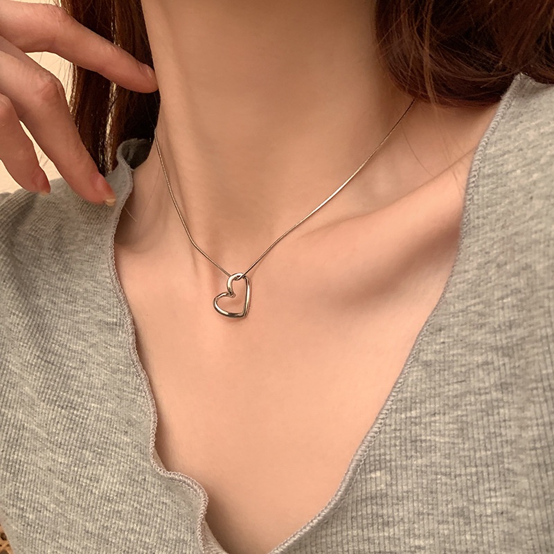 Vòng cổ Mặt Hình Trái Tim Rỗng Đơn Giản Thời Trang Cho Nữ