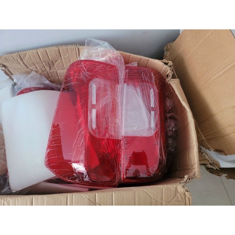 Nắp đèn hậu xe Nissan Navara 2015 - 2018 chuẩn theo xe - Có hỗ trợ lắp đặt tại cửa hàng