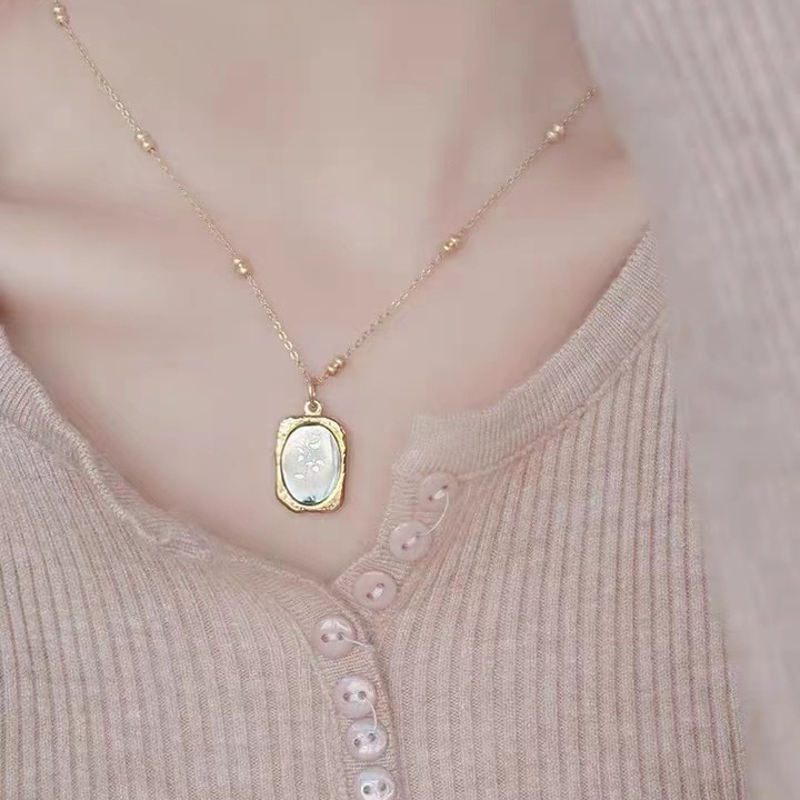 Dây Chuyền Hợp Kim Mạ Vàng 18K Mặt Hoa Hồng Phong Cách Retro
