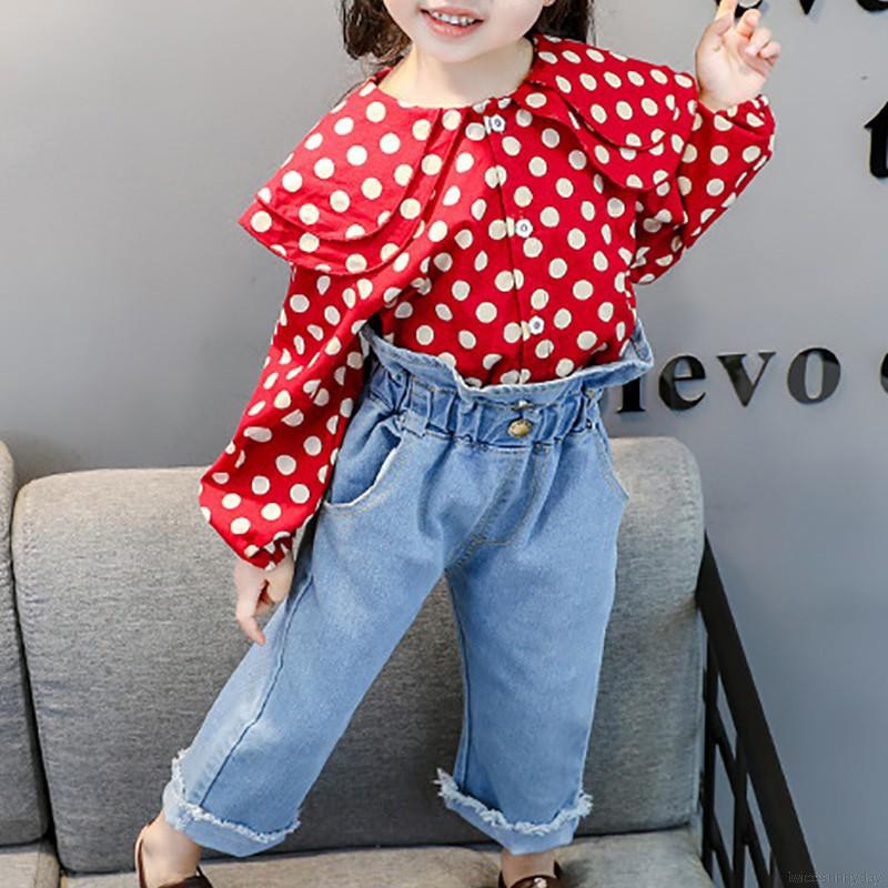 Set áo chấm bi dài tay cổ tròn + Quần jeans dài lưng cao thời trang cho bé gái
