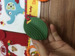 Yếm kèm gặm nướu hãng SKK Baby