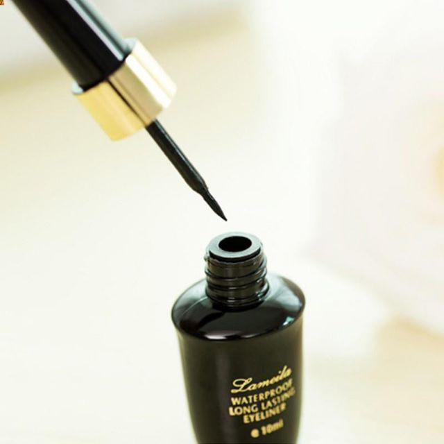 Bút kẻ mắt nước waterproof Eyeliner Lameila không thấm nước KM04 | BigBuy360 - bigbuy360.vn