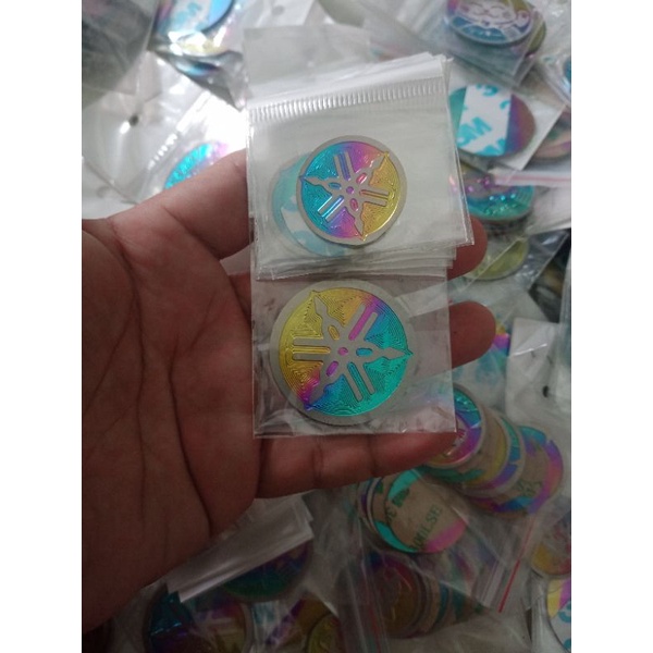Miếng dán Titan mèo thần tài.combo 4 cái.