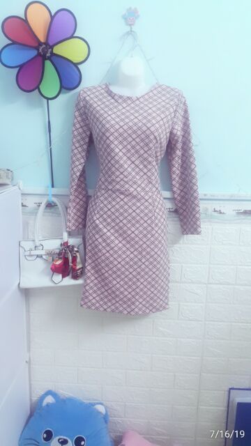 Đầm  size S-M thanh lý nguyên tag ,mỗi mẫu 1 cái thanh lý rẻ cho mấy bạn size S M nhé .