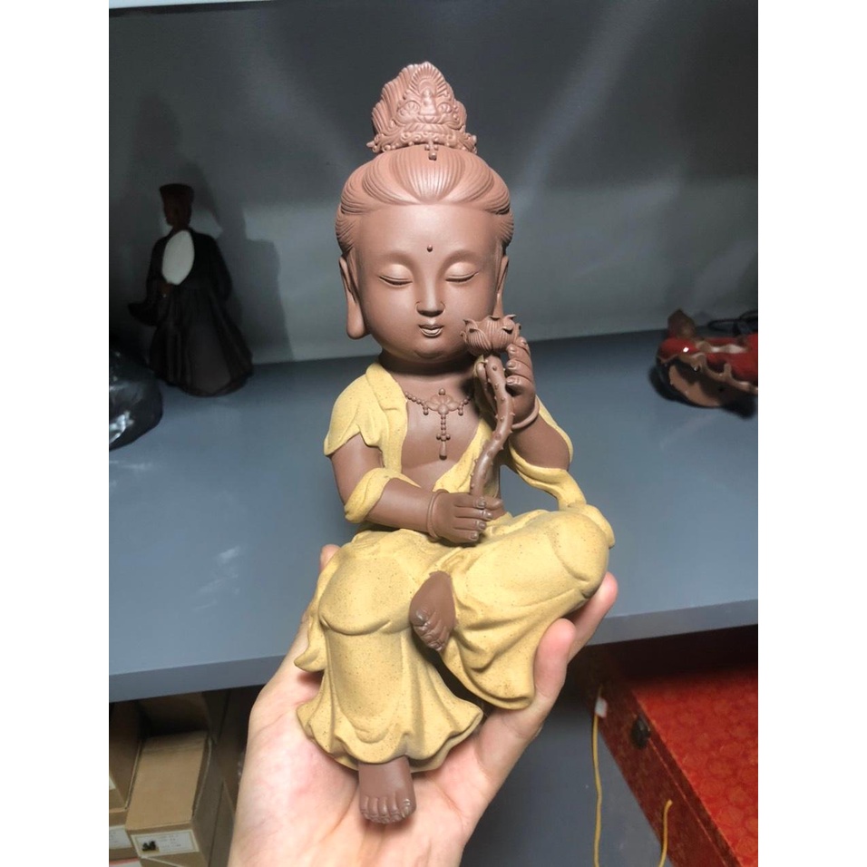 TƯỢNG PHẬT ĐẠI THẾ CHÍ CỠ TRUNG ÁO VÀNG GỐM TỬ SA TRANG TRÍ TIỂU CẢNH PHỐI LŨA- QUÀ TẶNG QUÀ BIẾU Ý NGHĨA