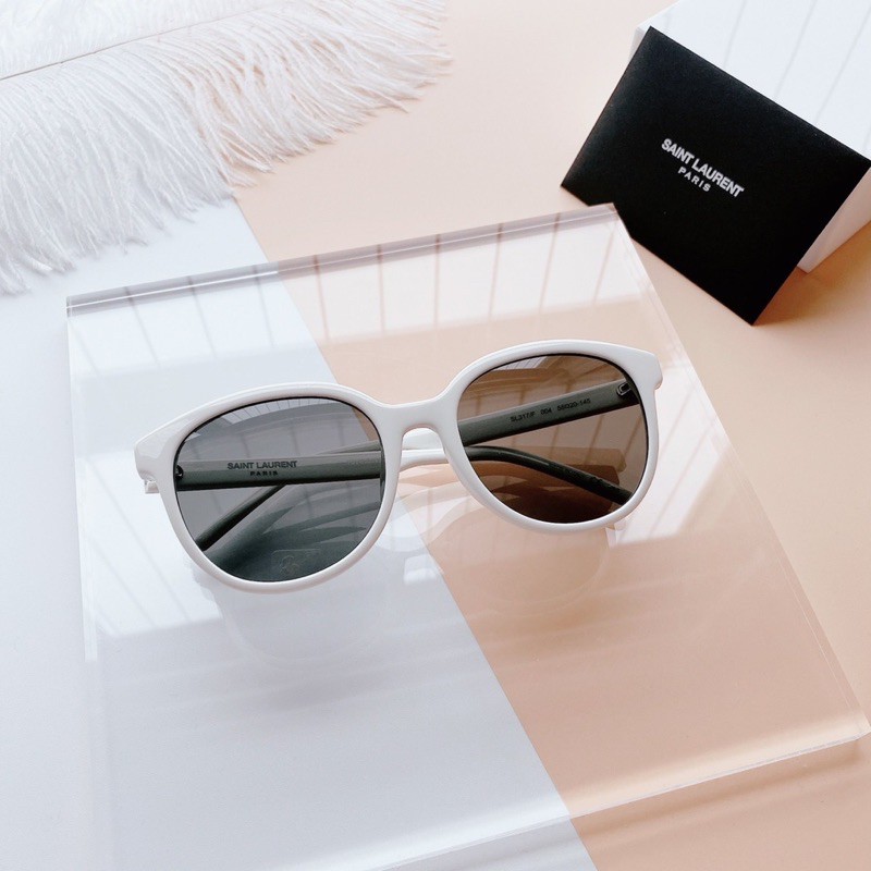 Mắt kính mát YSL trắng xuynh