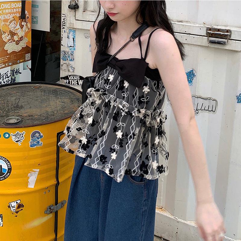 Áo hai dây đính nơ màu đen phong cách ngọt ngào thời trang mùa hè 2021