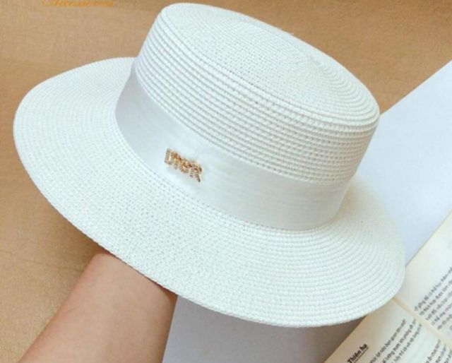 Mũ cói mũ dạ vành nhỏ gắn chữ dio siêu sang chảnh