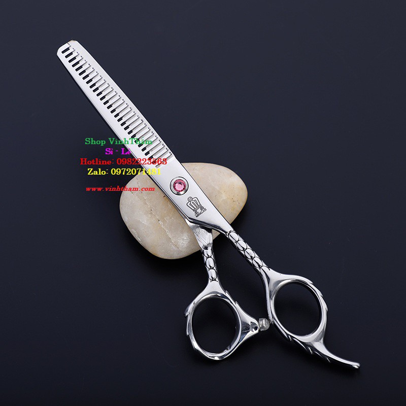 Kéo cắt tóc chạm khắc cực đẹp