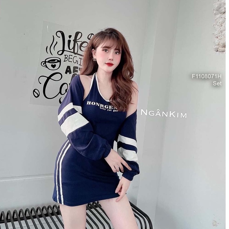 Set áo khoác phối màu tay dài pha sọc+ đầm body yếm in chữ ngực phối viền!