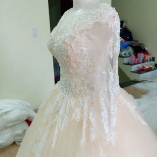 Áo cưới màu da