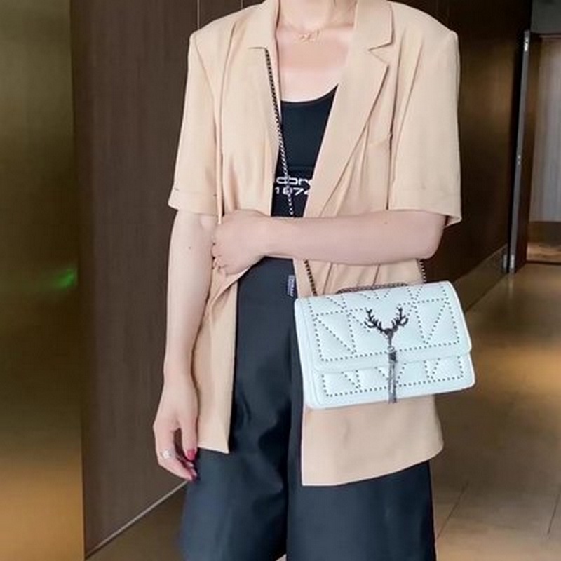 Túi Đeo Chéo Nữ Khánh Hân XT004 - Size 23, 3 Ngăn, Da Mềm, Khoá Từ Chống Rơi Đồ