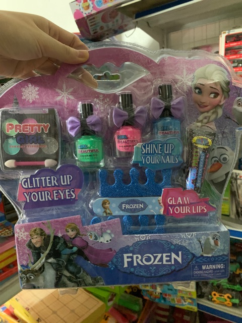 Bộ trang điểm phấn thật, sơn móng tay Elsa Barbie