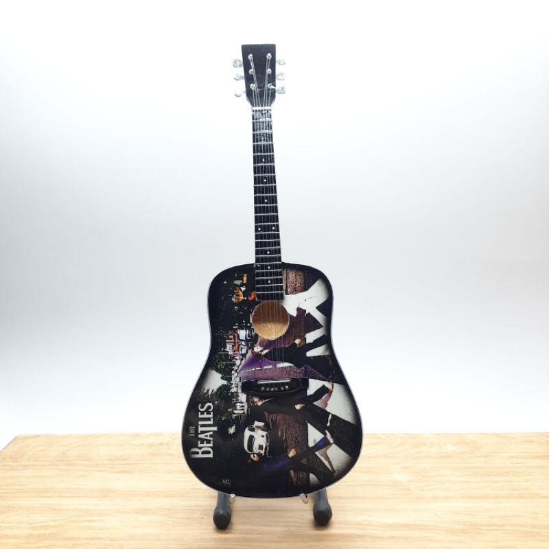 Giá Đỡ Đàn Guitar Acoustic Hình Đường Phố Cổ Điển Trang Trí Nhà Cửa