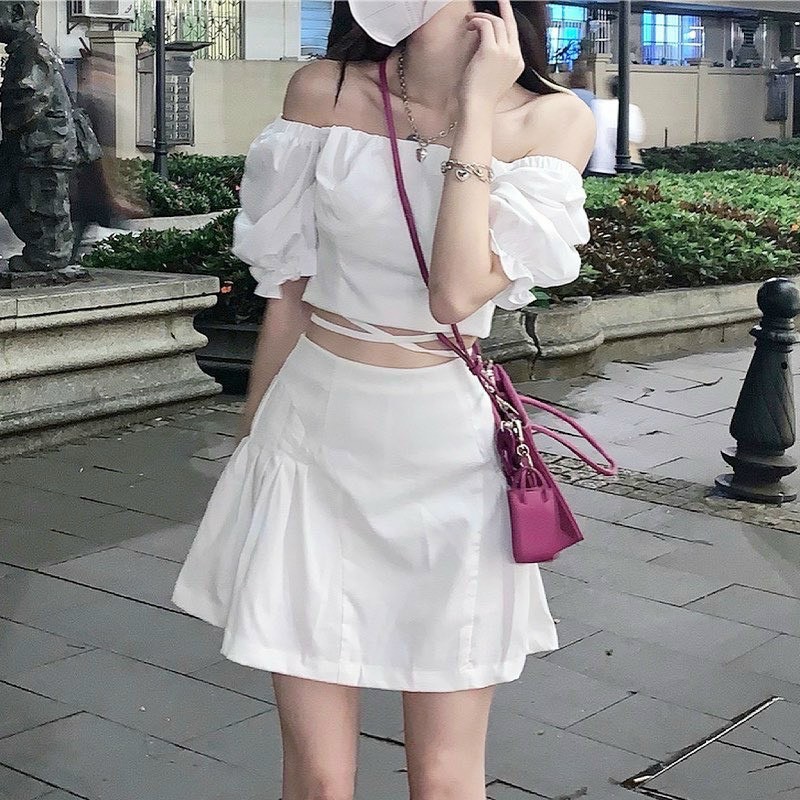 Set váy trắng KA CLoset gồm áo trễ vai  + chân váy kèm quần, có khóa sau, 2 size M L | BigBuy360 - bigbuy360.vn