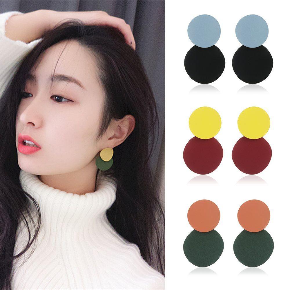 Khuyên Tai Hình Tròn Phong Cách Thu Đông Thanh Lịch Cho Nữ