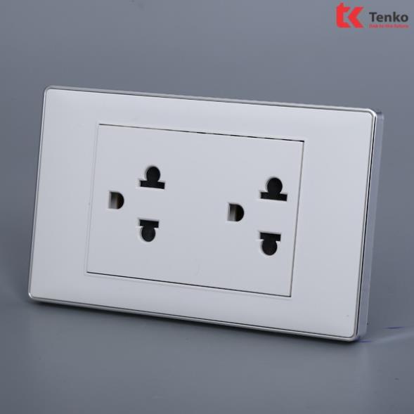 Ổ Điện Đôi 3 Chấu Đa Năng Âm Tường Mặt Màu Trắng Viền Bạc Thương Hiệu Nhật Bản TENKO TK-C27-T044